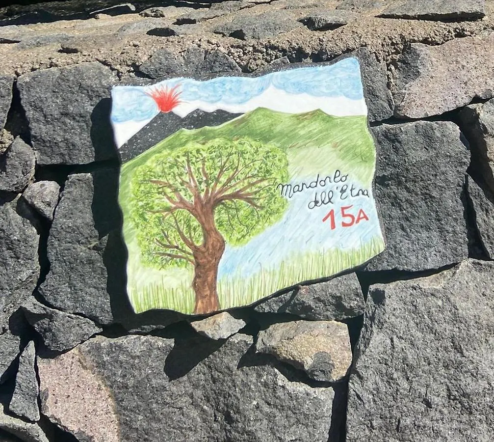 Mandorlo dell'Etna, Casa Siciliana Villa Piedimonte Etneo