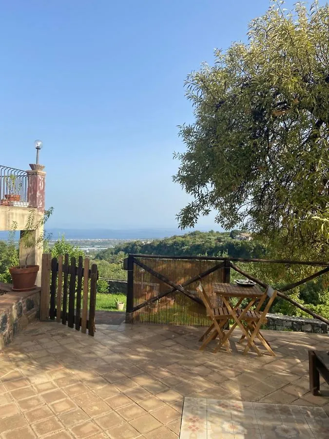 Mandorlo dell'Etna, Casa Siciliana Villa Piedimonte Etneo Casa vacanze