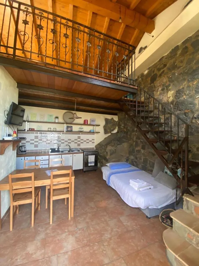 Mandorlo dell'Etna, Casa Siciliana Villa Piedimonte Etneo
